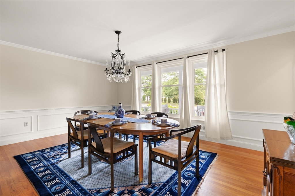 323 Robert Rd