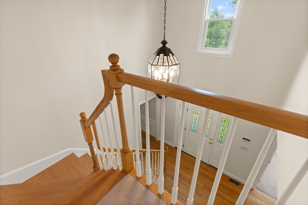 323 Robert Rd