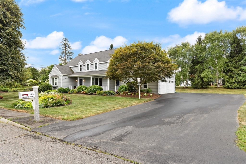 323 Robert Rd