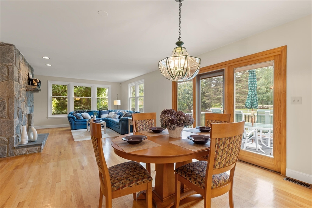 323 Robert Rd