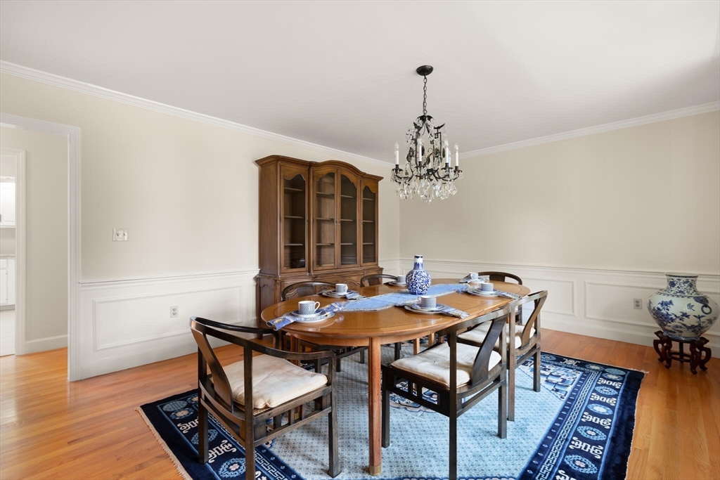 323 Robert Rd