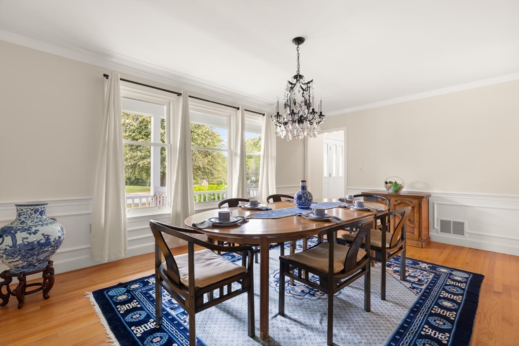 323 Robert Rd