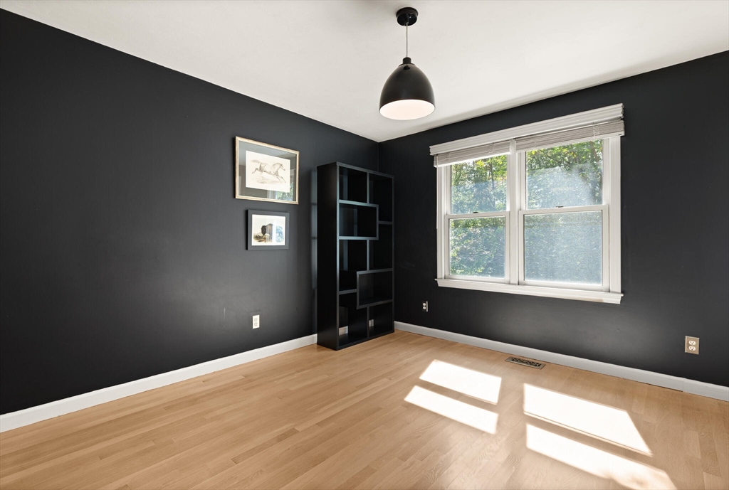 6 Meadowsweet Rd