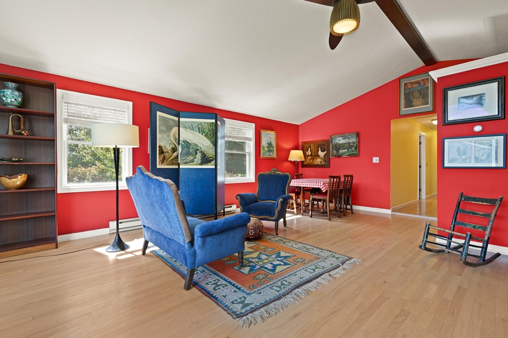 6 Meadowsweet Rd