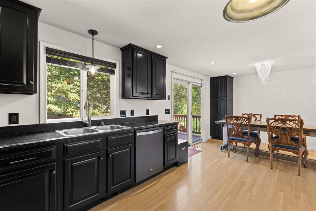 6 Meadowsweet Rd