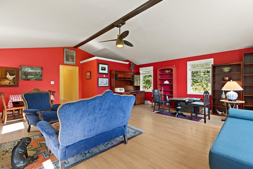 6 Meadowsweet Rd