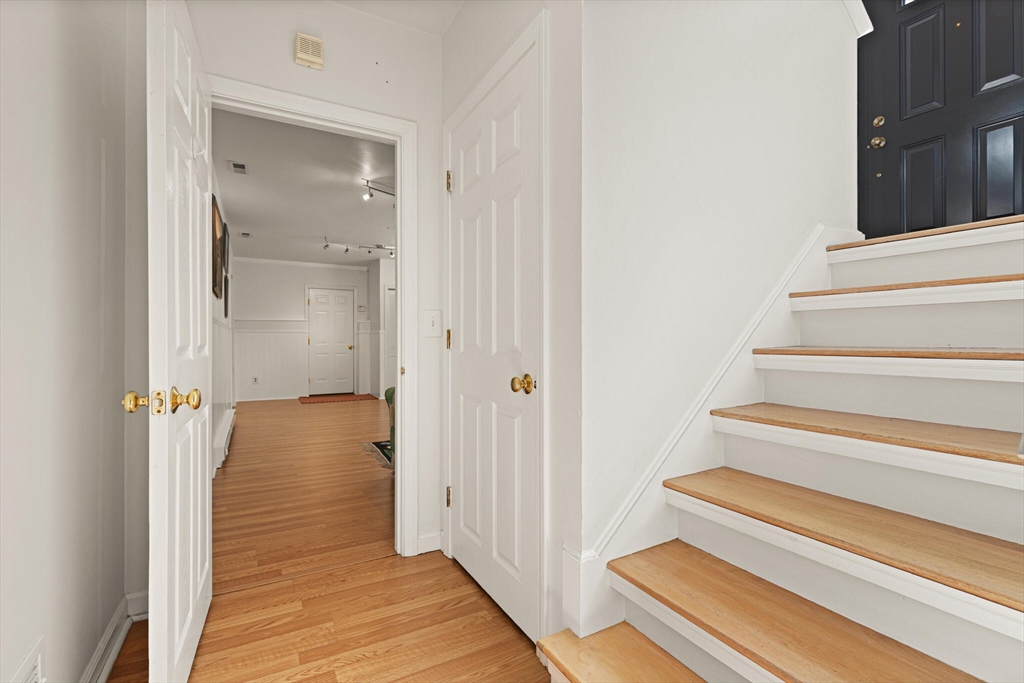 6 Meadowsweet Rd
