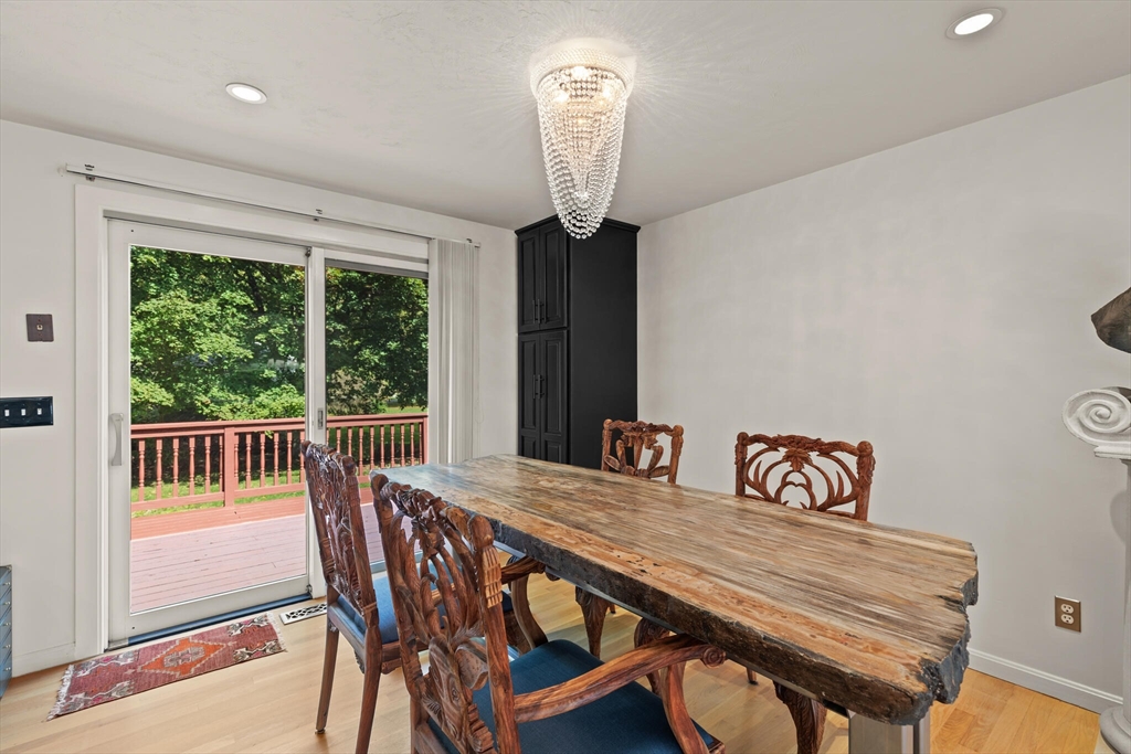6 Meadowsweet Rd