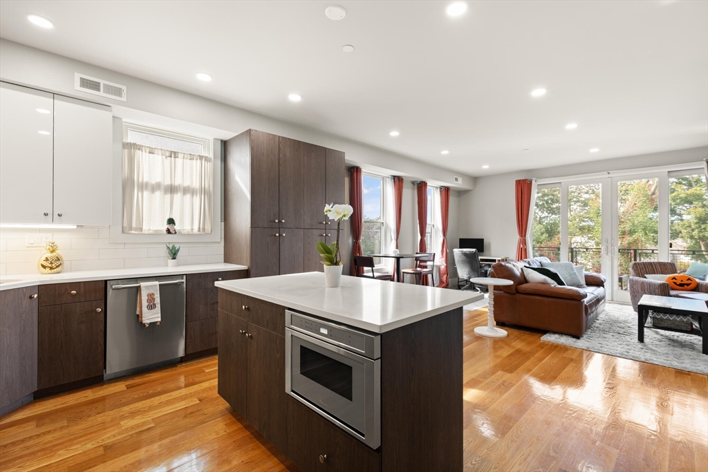 34 Dix St # 3