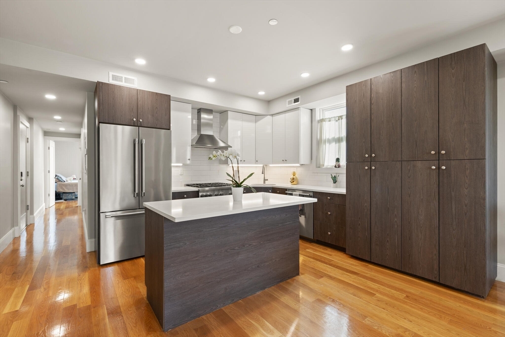 34 Dix St # 3
