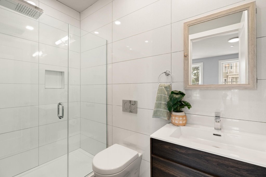 34 Dix St # 3