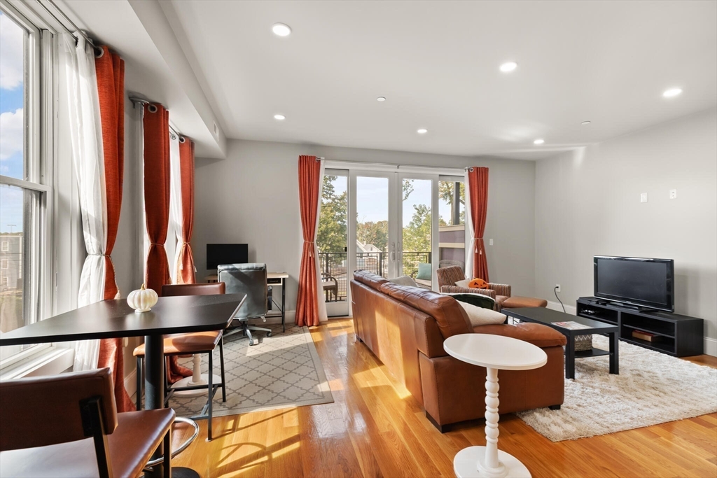 34 Dix St # 3
