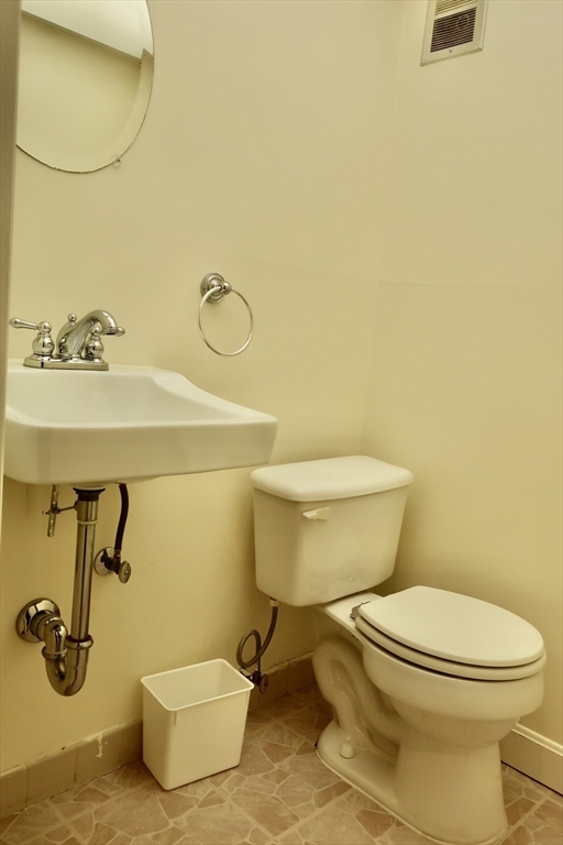 40 Shrewsbury Green Dr Unit: A