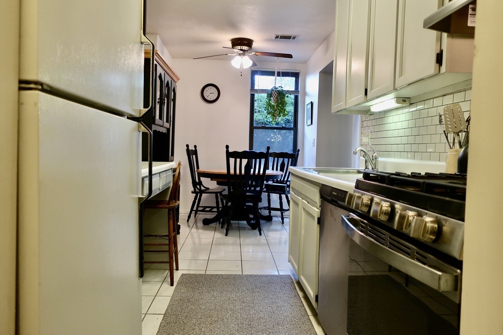 40 Shrewsbury Green Dr Unit: A