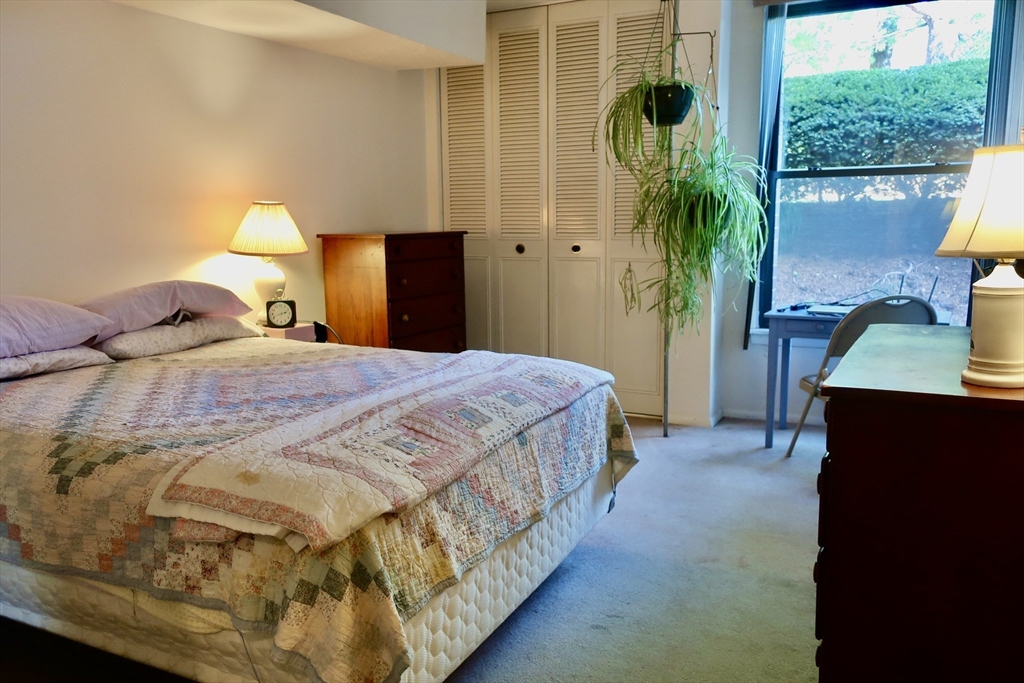 40 Shrewsbury Green Dr Unit: A