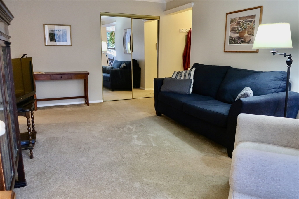 40 Shrewsbury Green Dr Unit: A