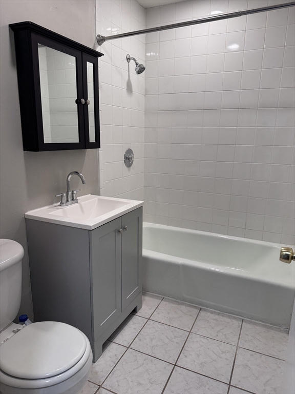 68 Shrewsbury Green Dr Unit: J