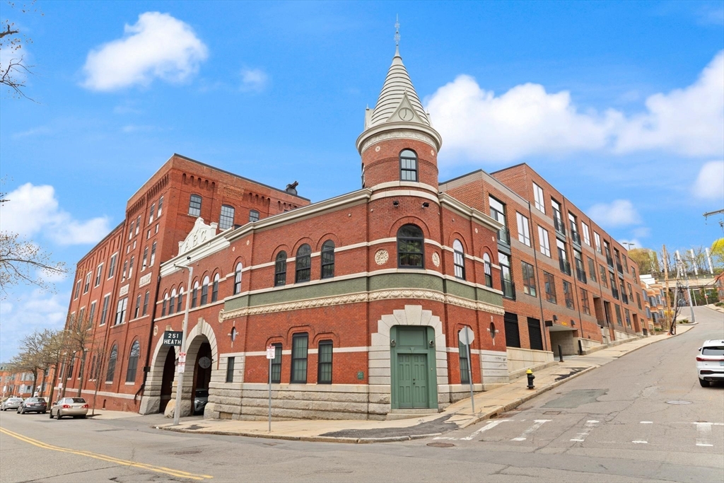 251 Heath St # 205
