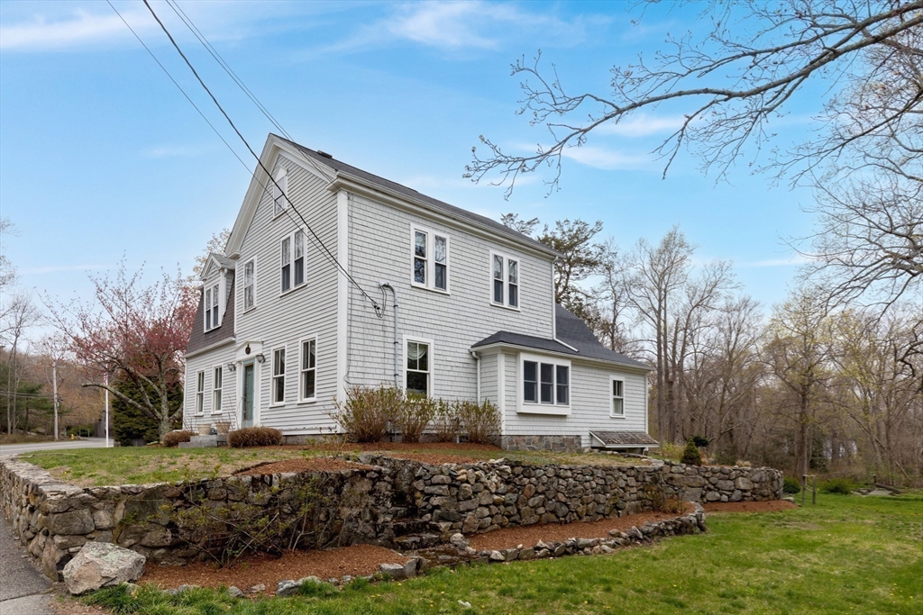 684 Country Way