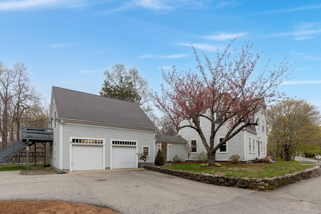 684 Country Way