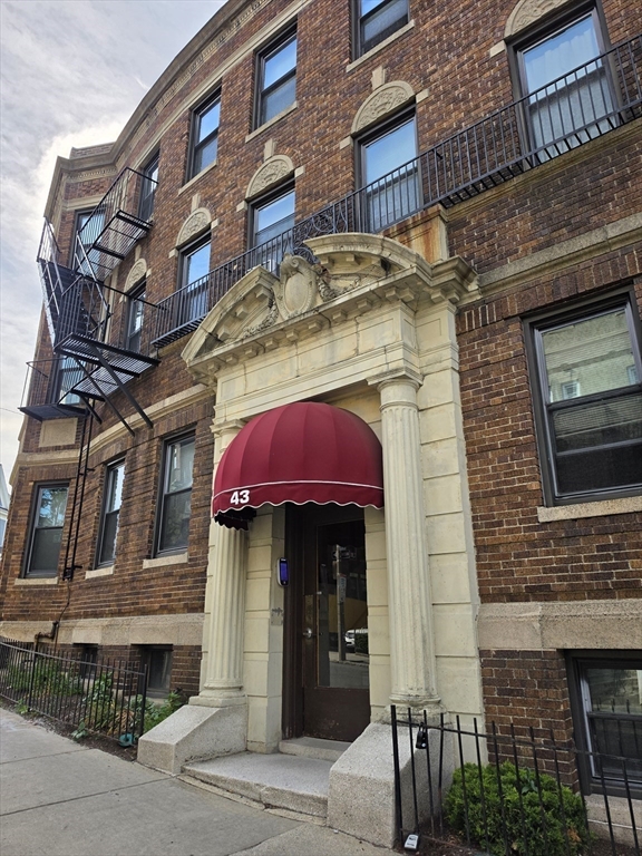 43 Glenville Ave # 5