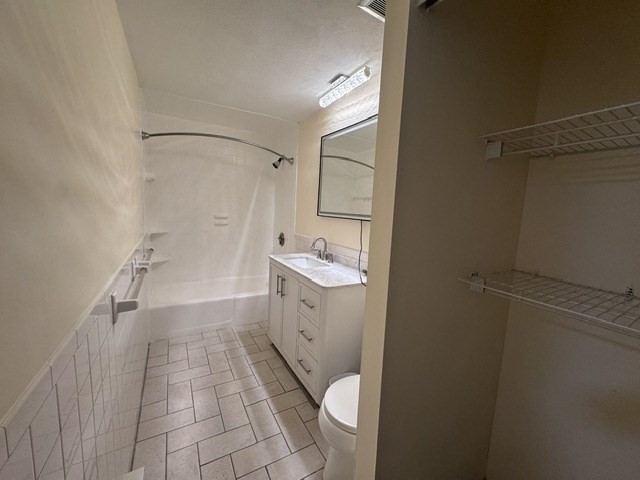 1321 Worcester Road # 208