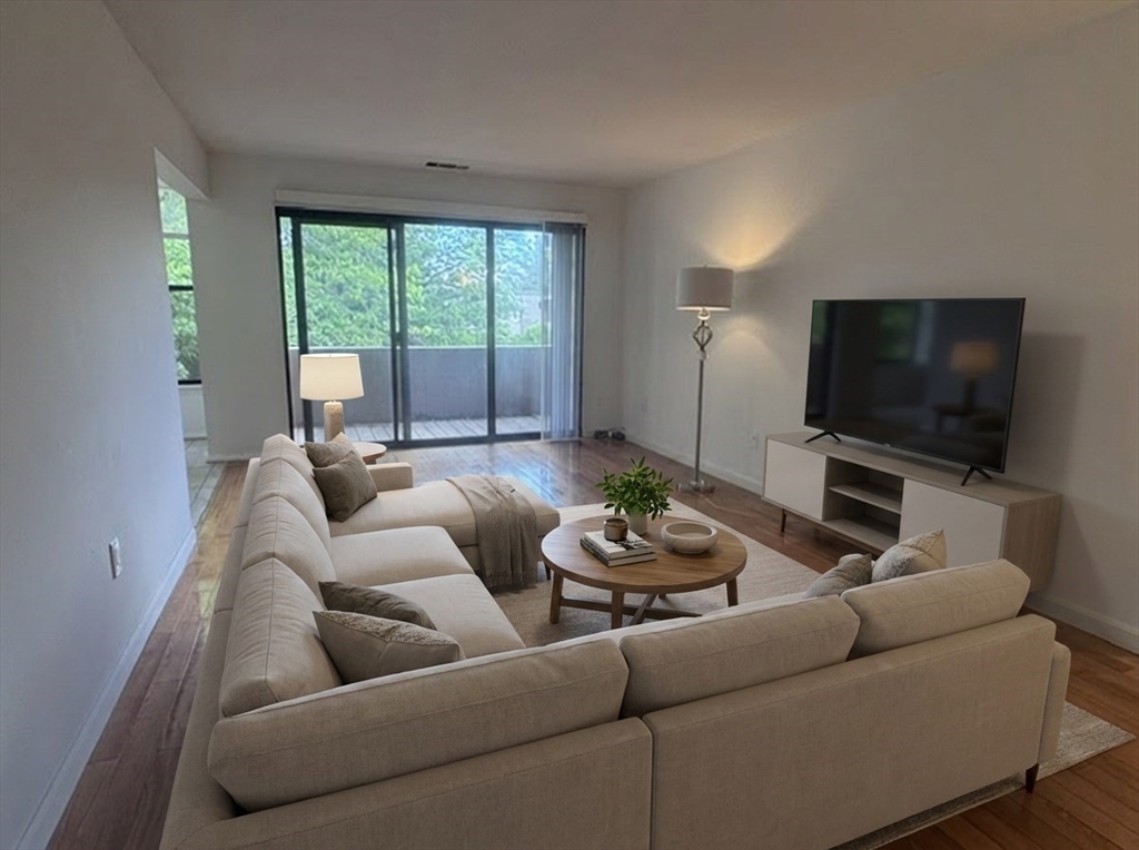 18 Shrewsbury Green Dr Unit: K