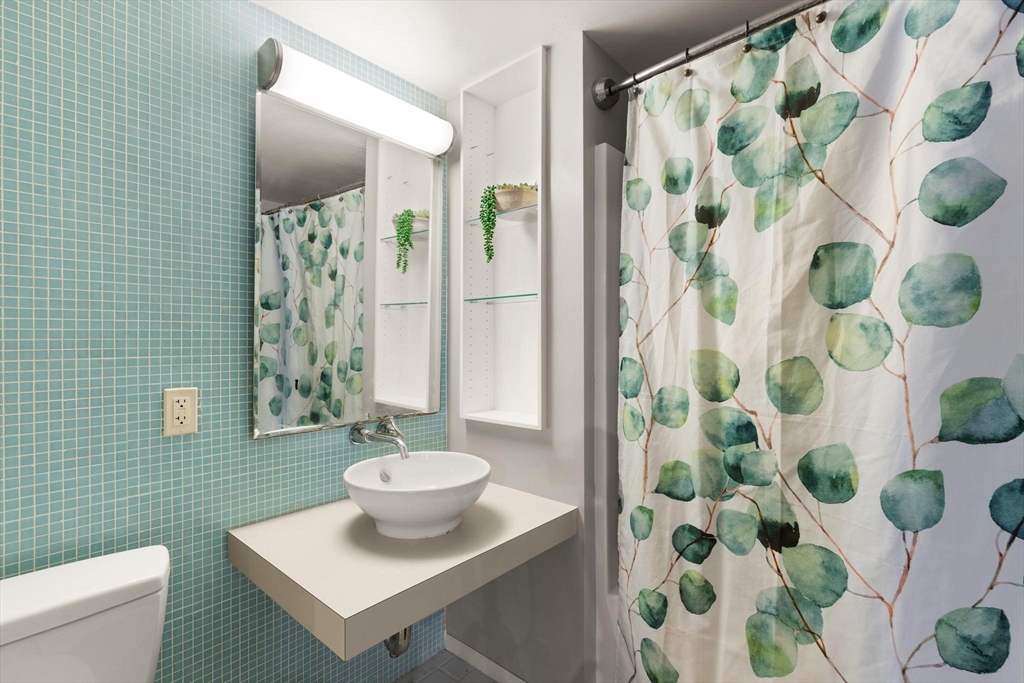 251 Heath Unit: Street