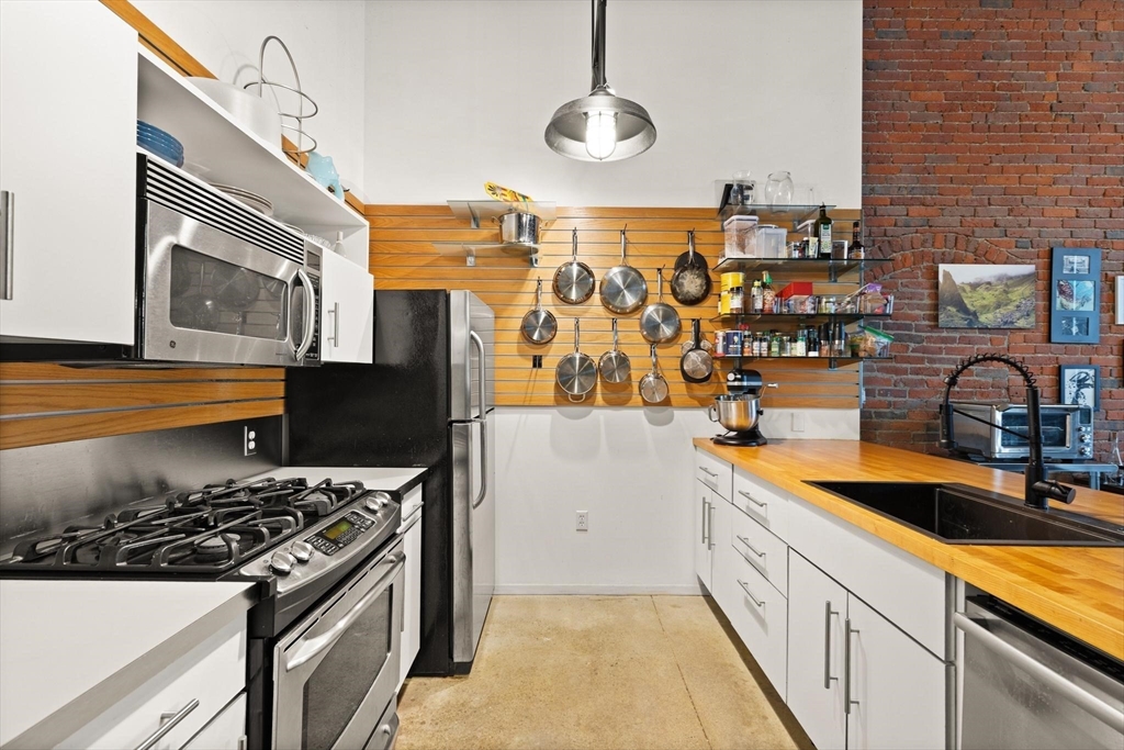 251 Heath Unit: Street