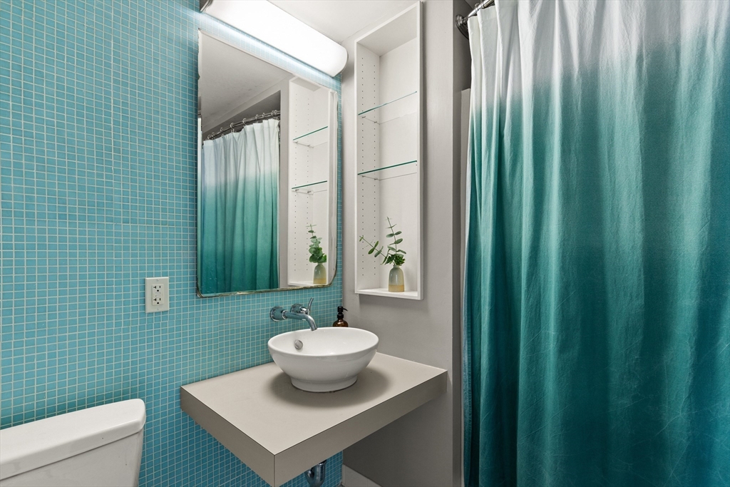 251 Heath Unit: Street