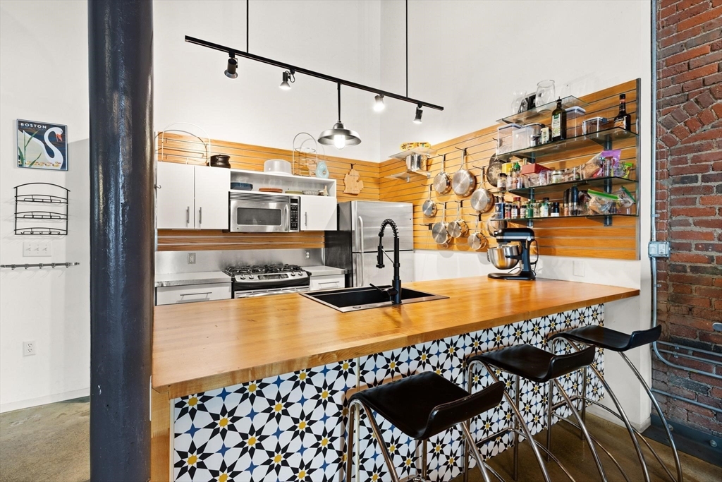 251 Heath Unit: Street