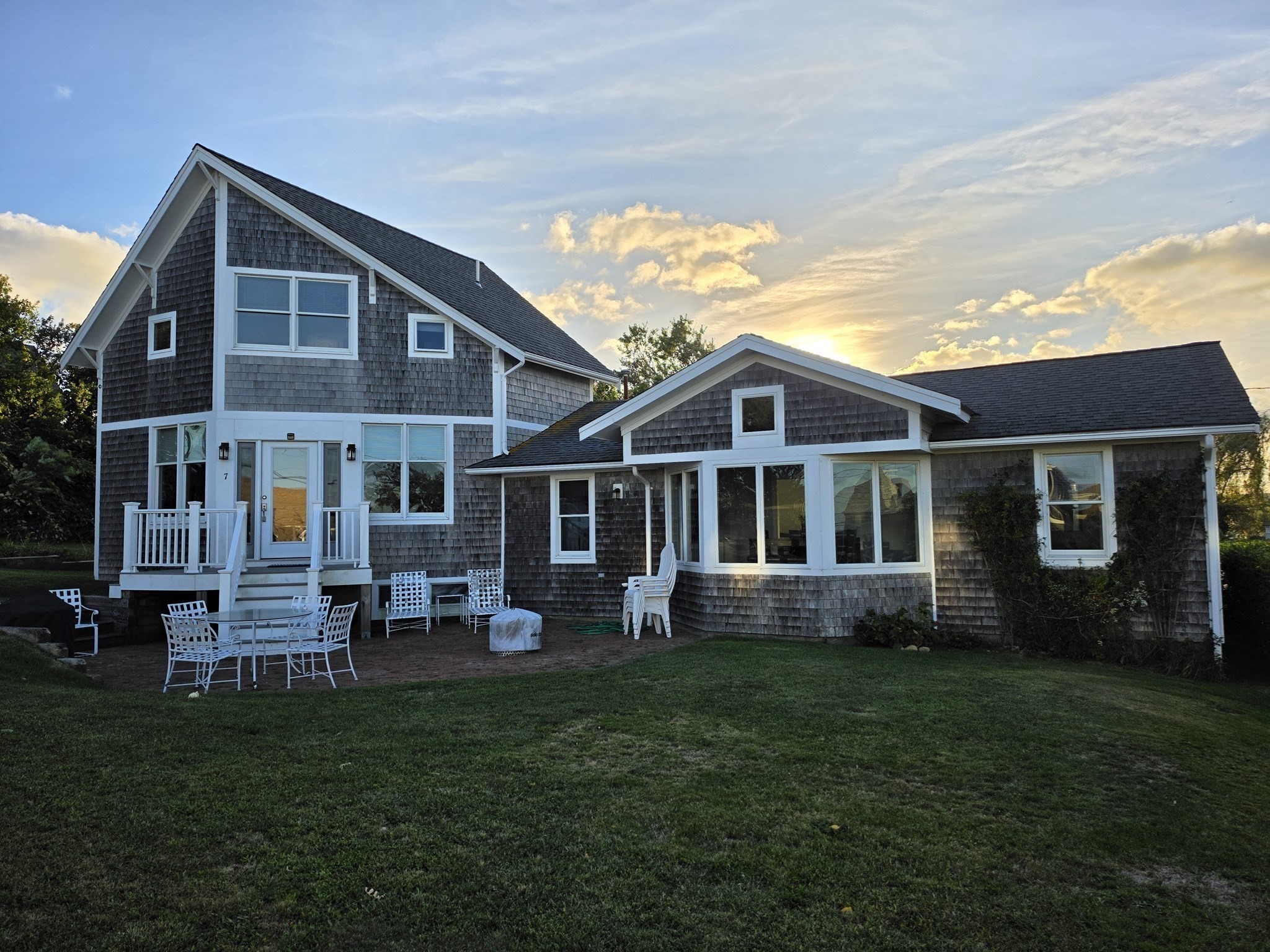 7 Arnold Ave
