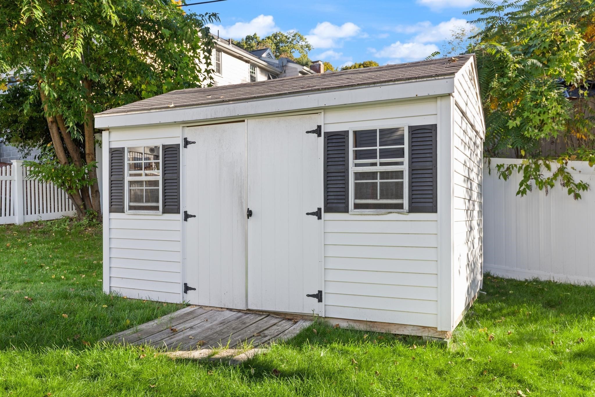 6 Longworth Rd