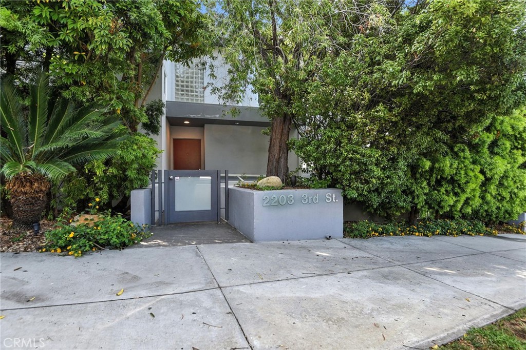 2203 3rd Street 1