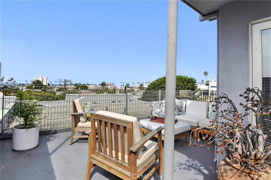 2203 3rd Street 1