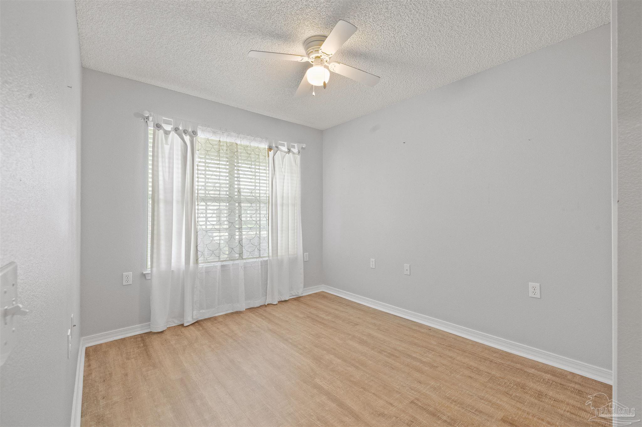 2337 Trailwood Dr