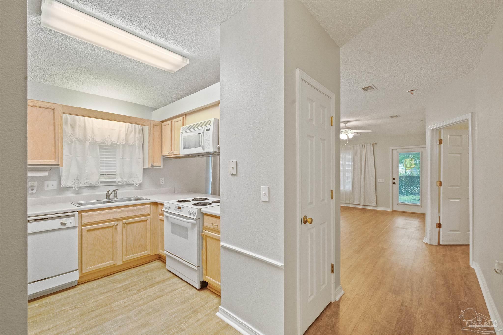 2337 Trailwood Dr