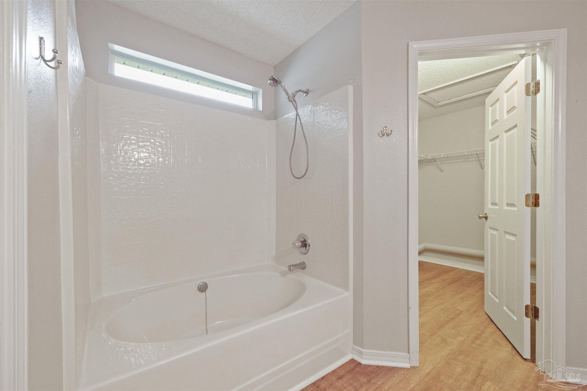 2337 Trailwood Dr