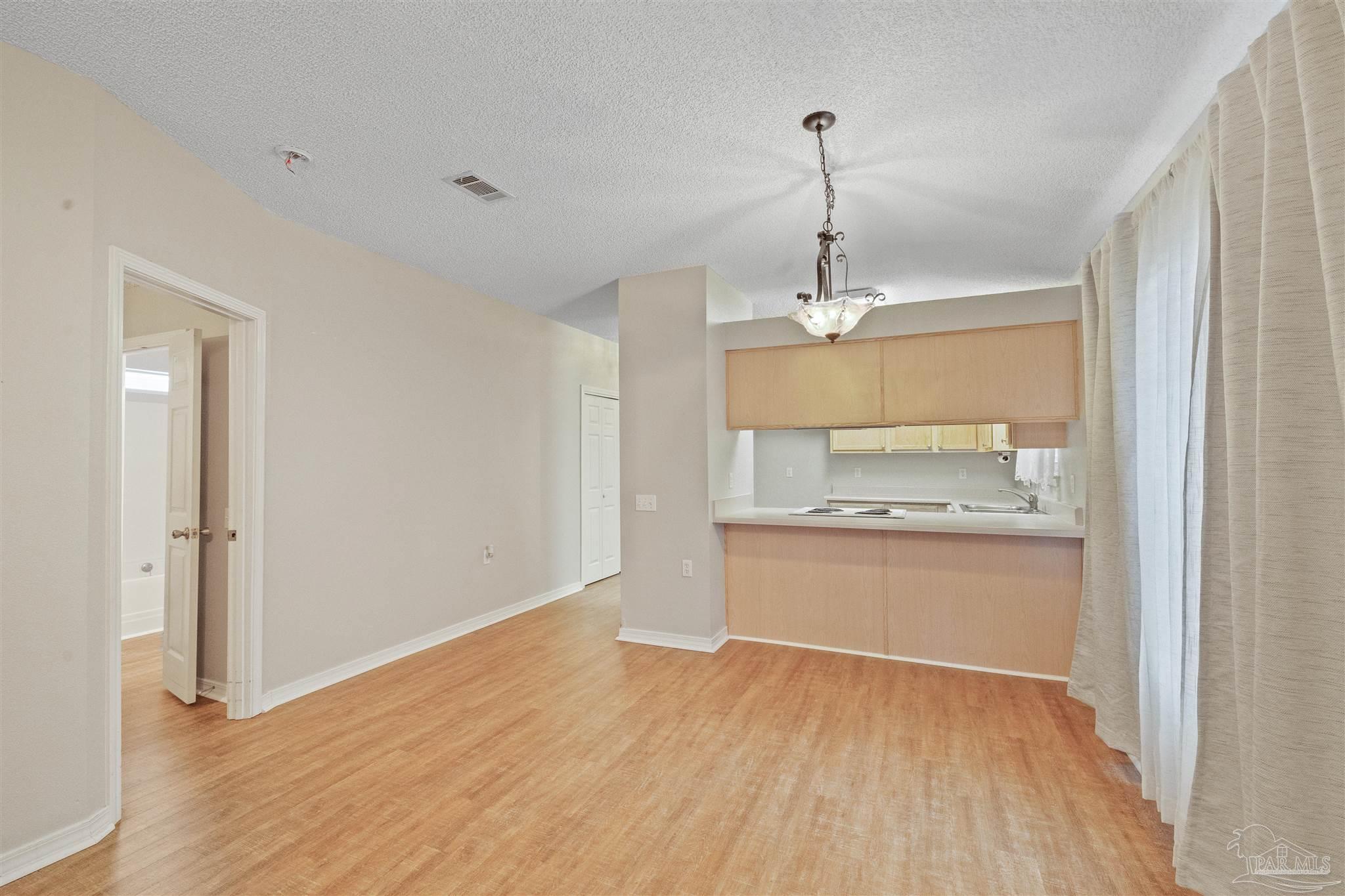 2337 Trailwood Dr