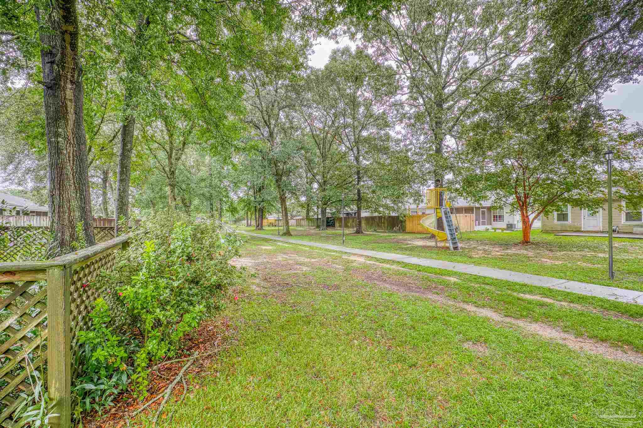 2337 Trailwood Dr