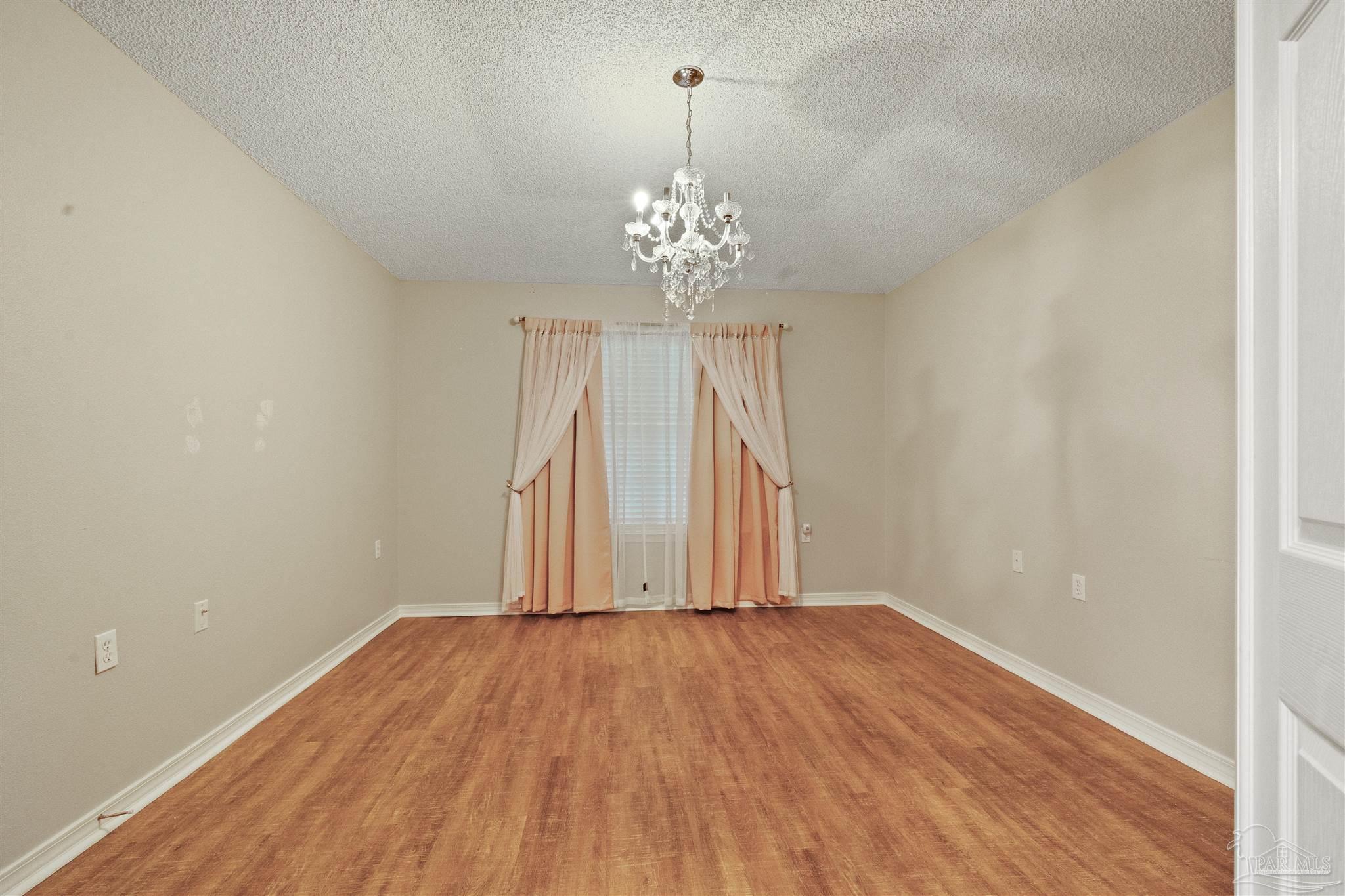 2337 Trailwood Dr