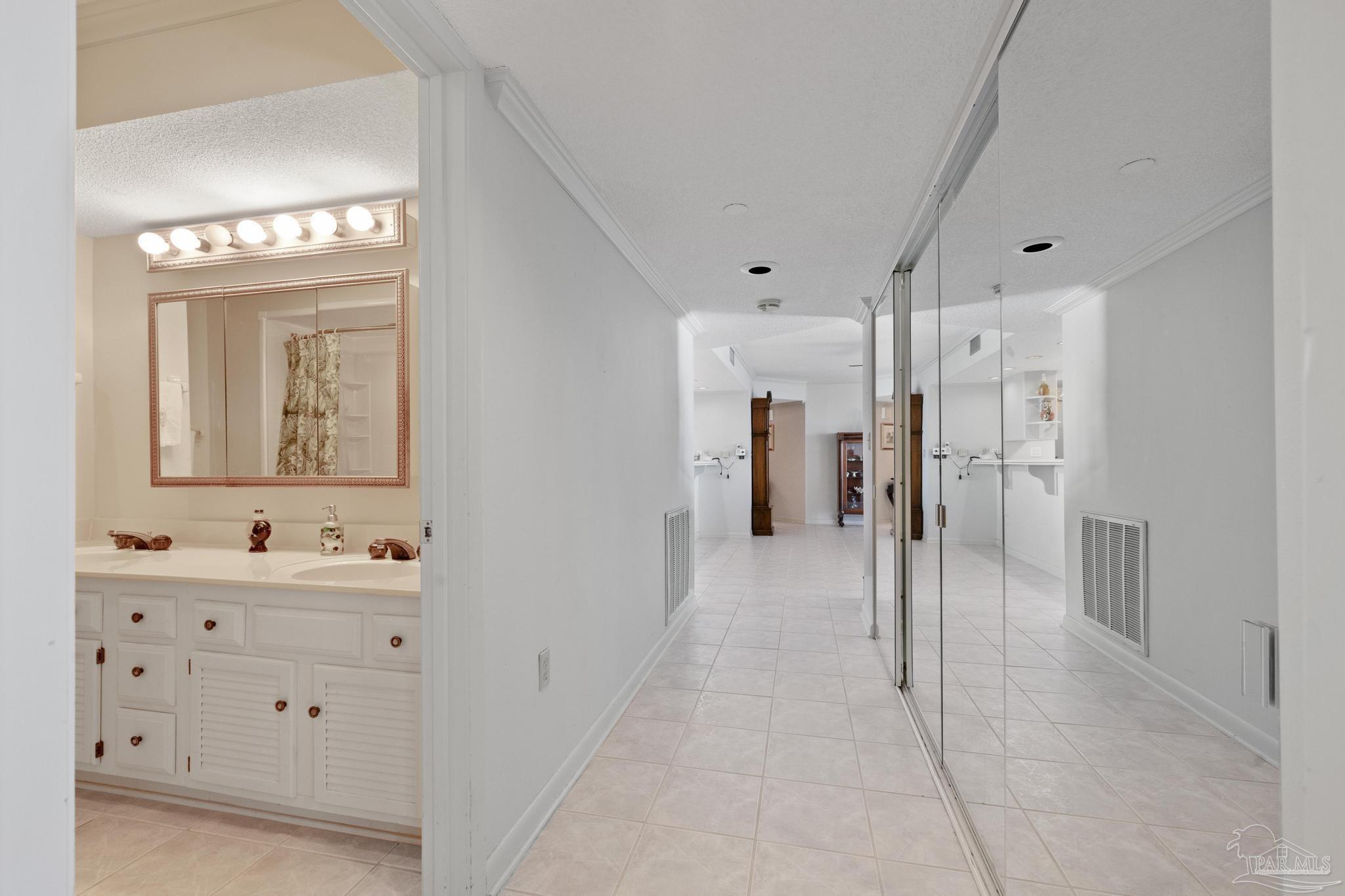405 Port Royal Way # 405