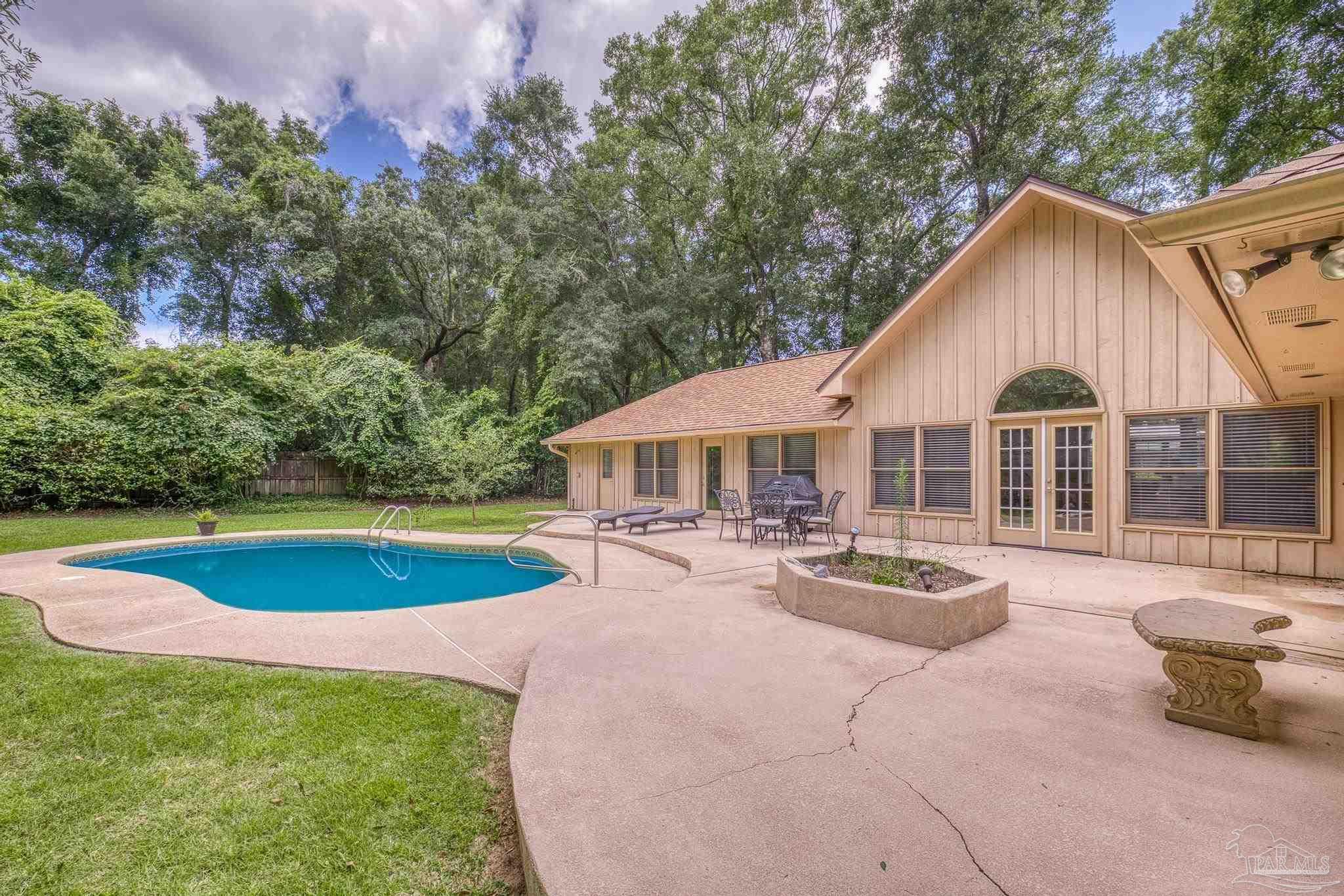 3465 River Gardens Cir
