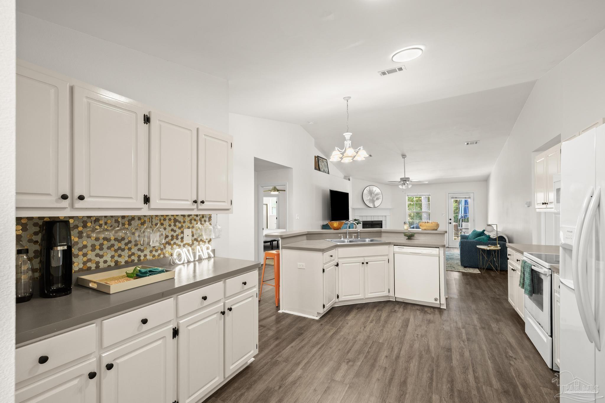 1662 Beachside Dr