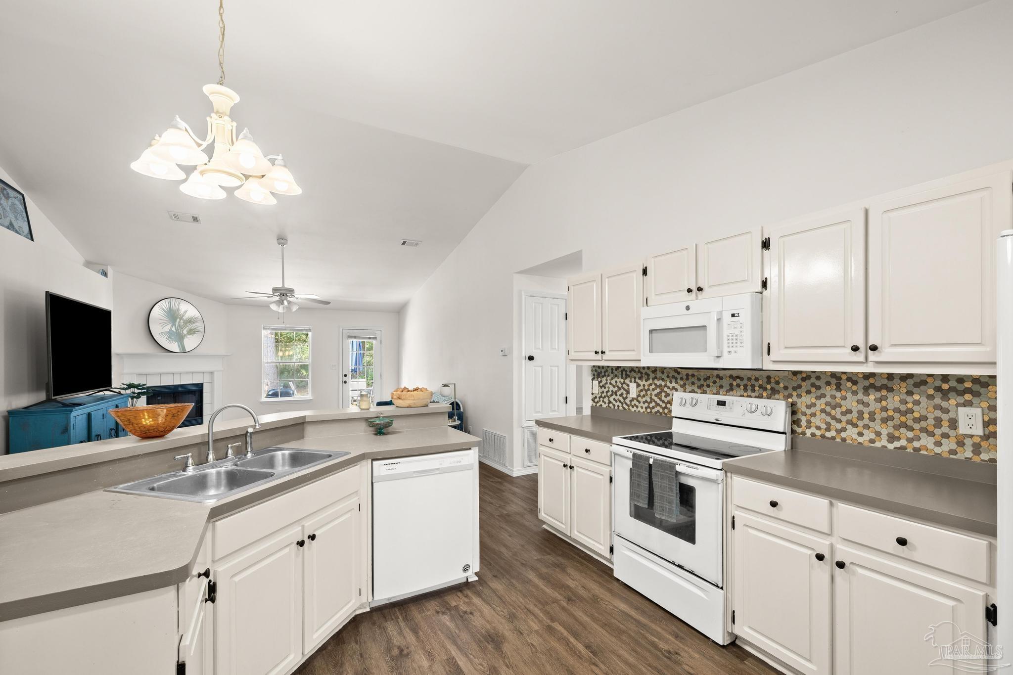 1662 Beachside Dr