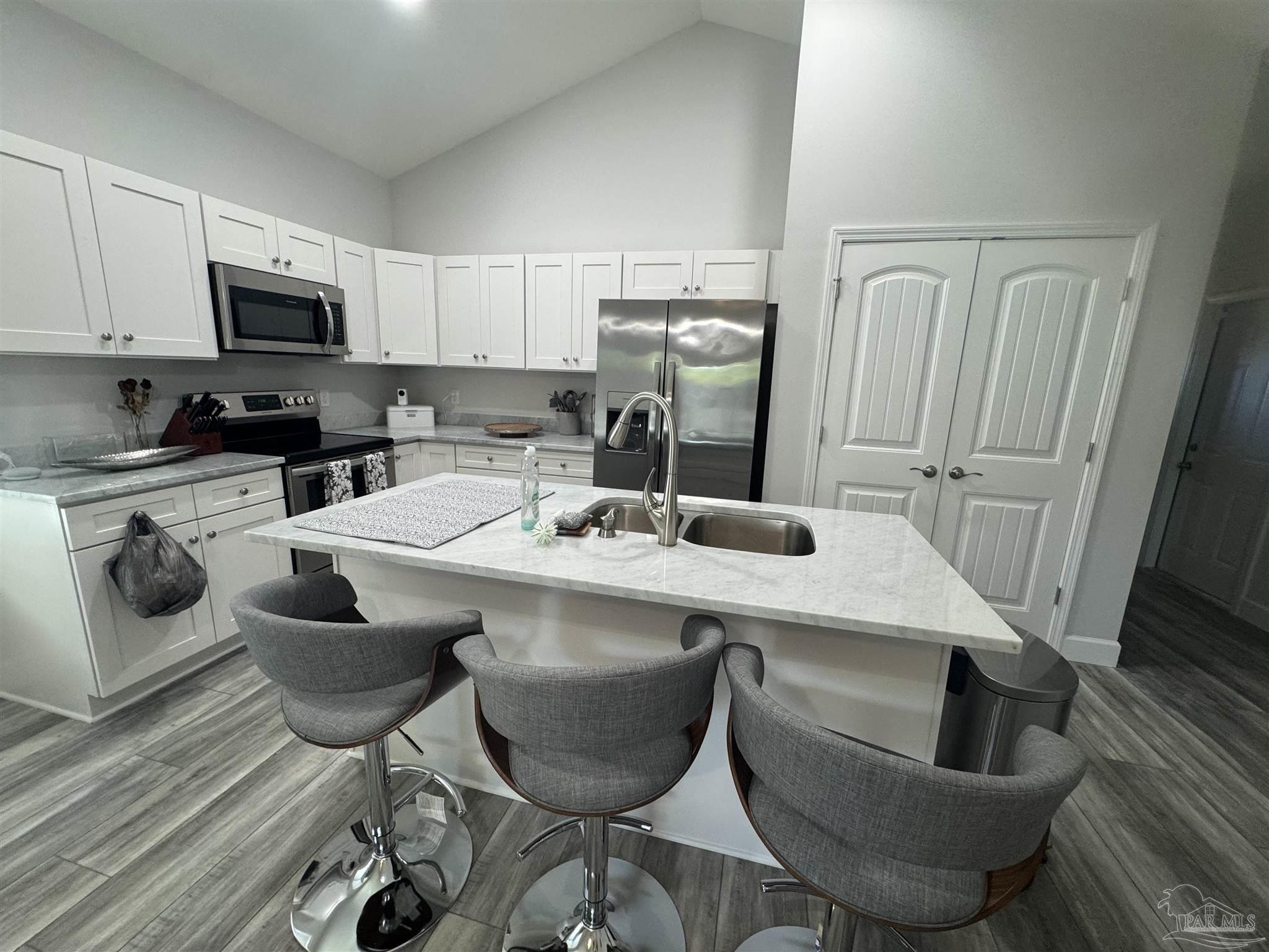 5308 Cambria Dr