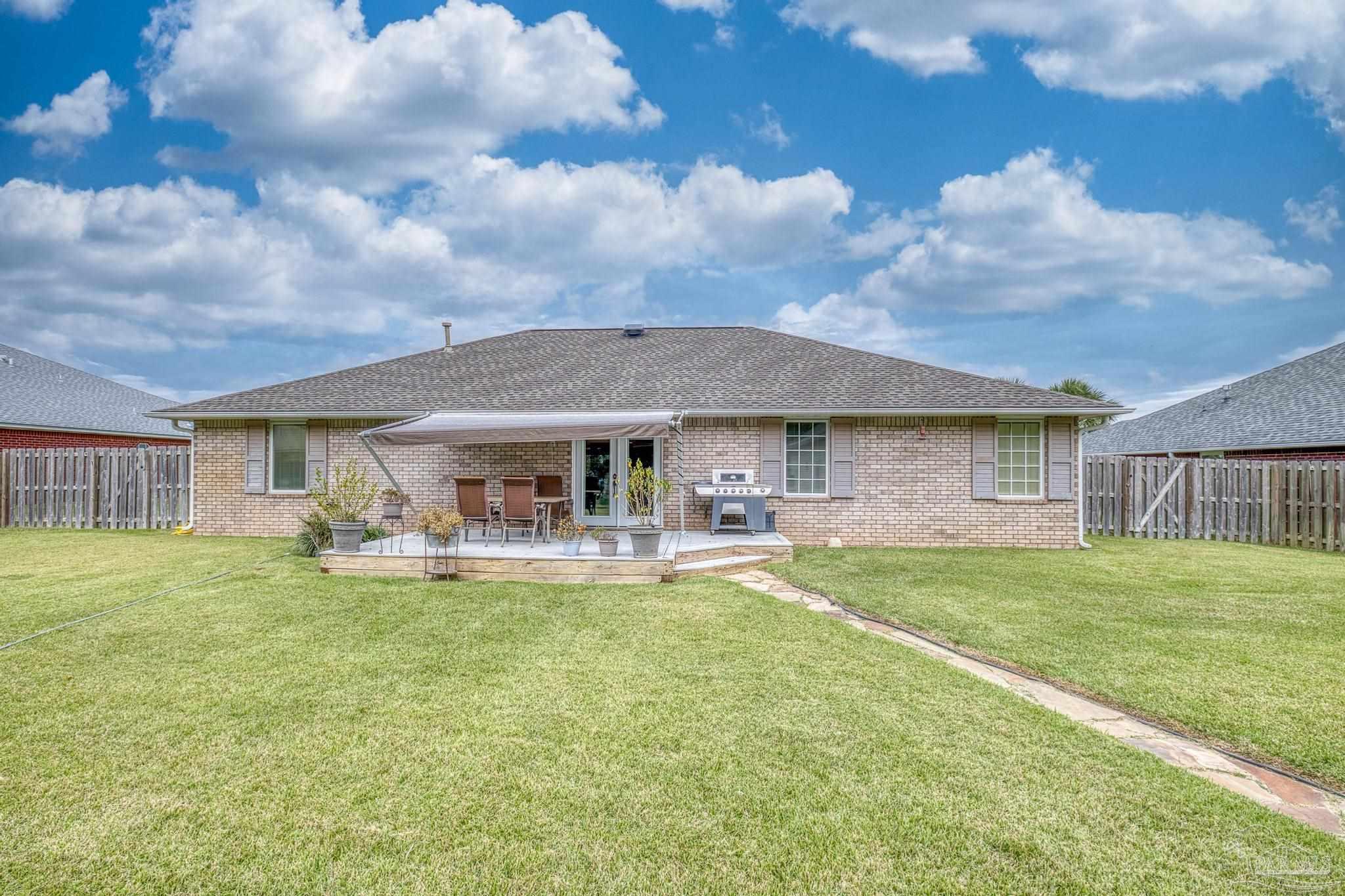 7563 Hayfield Cir