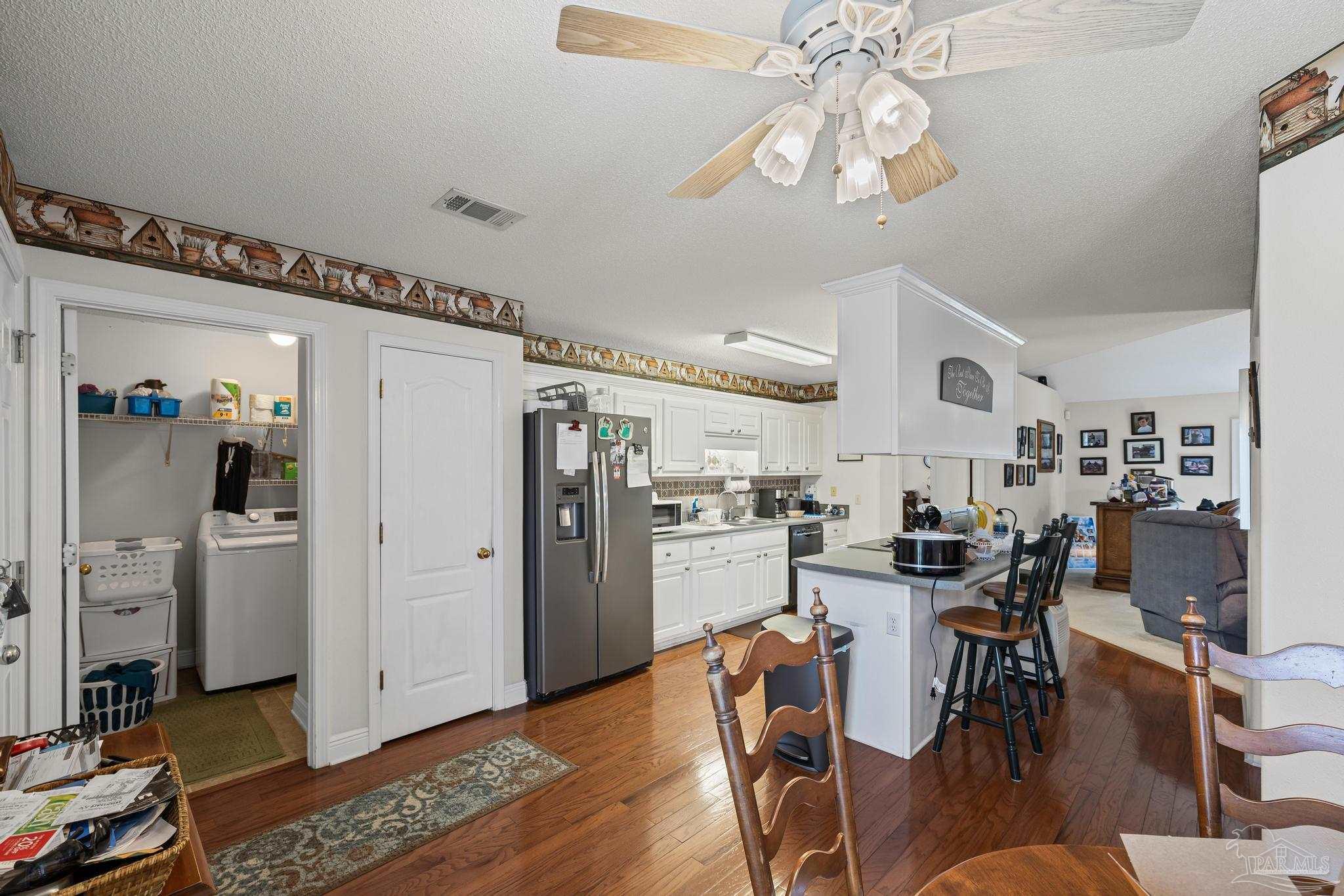 7563 Hayfield Cir