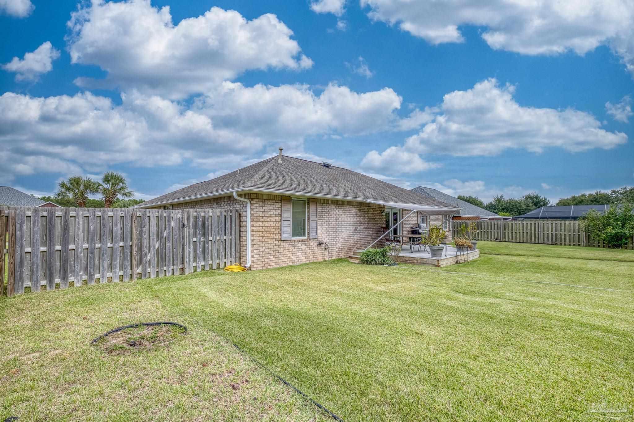 7563 Hayfield Cir
