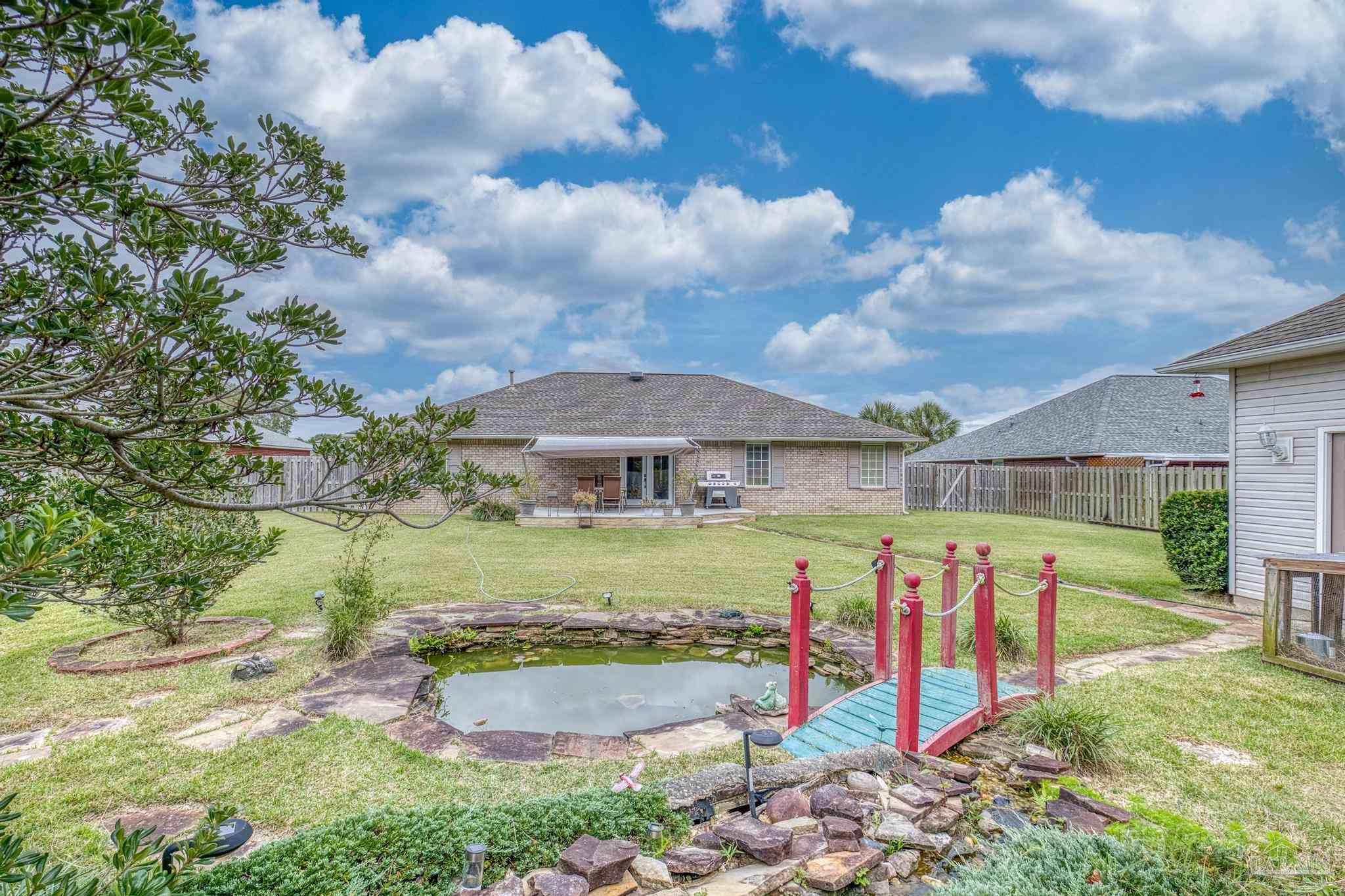 7563 Hayfield Cir